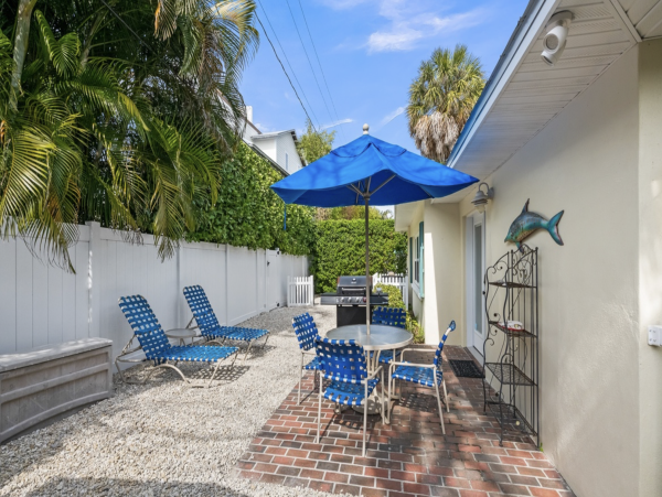 Holmes Beach Vacation Home with Pool 4 houses to beach